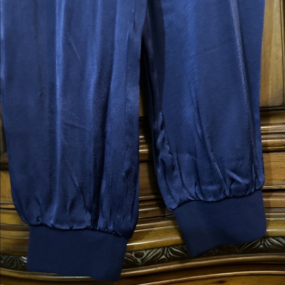 Boston Proper Like NEW Charmeuse Cargo 2Piece Elevated Luxe Lounge Set Small - Picture 13 of 17